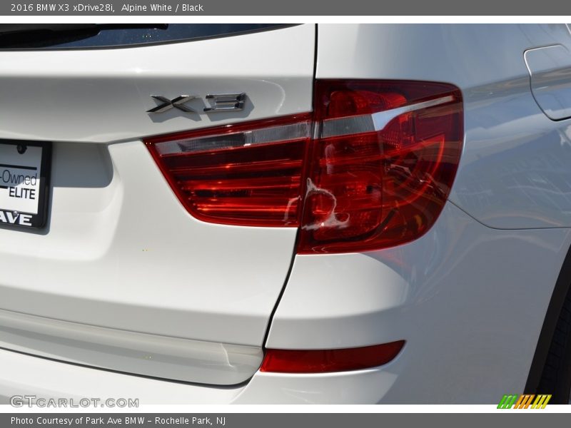 Alpine White / Black 2016 BMW X3 xDrive28i