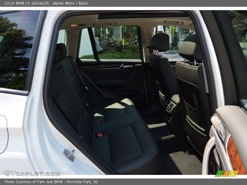 Alpine White / Black 2016 BMW X3 xDrive28i