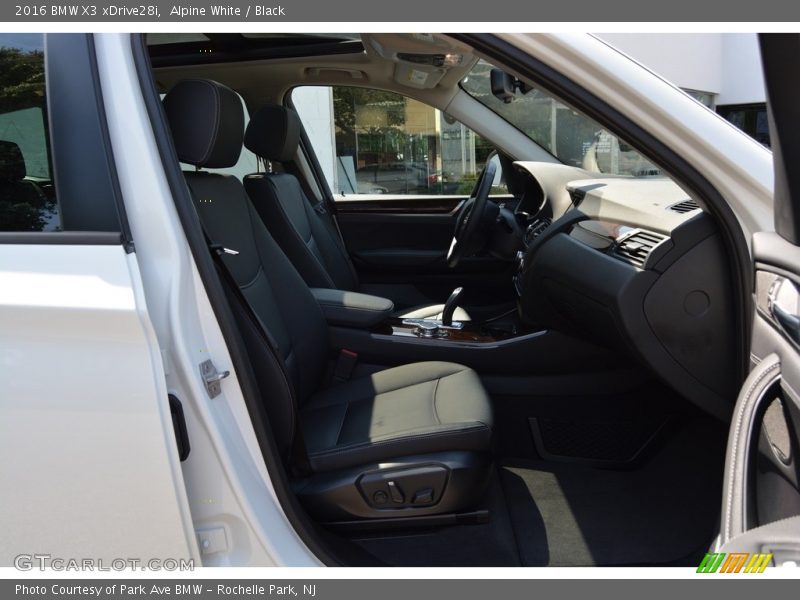Alpine White / Black 2016 BMW X3 xDrive28i