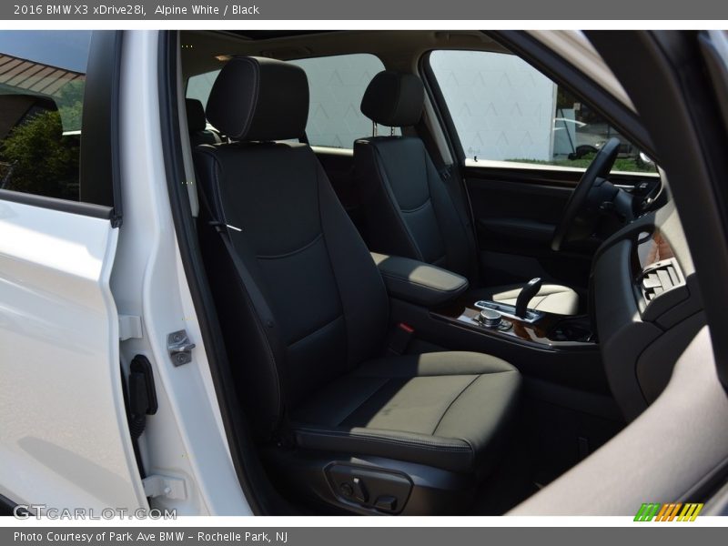 Alpine White / Black 2016 BMW X3 xDrive28i