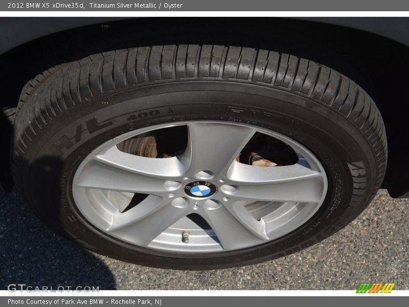 Titanium Silver Metallic / Oyster 2012 BMW X5 xDrive35d