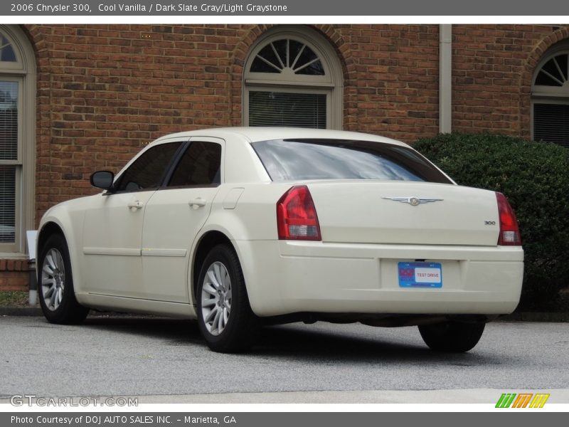 Cool Vanilla / Dark Slate Gray/Light Graystone 2006 Chrysler 300