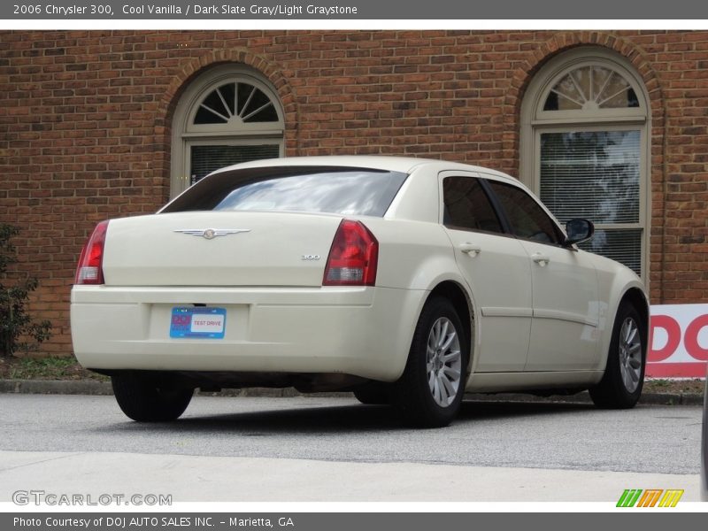 Cool Vanilla / Dark Slate Gray/Light Graystone 2006 Chrysler 300