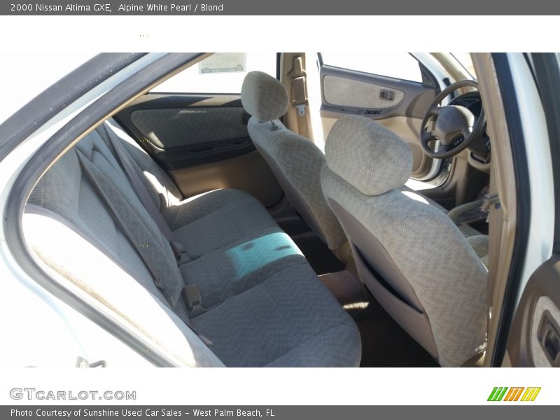 Alpine White Pearl / Blond 2000 Nissan Altima GXE