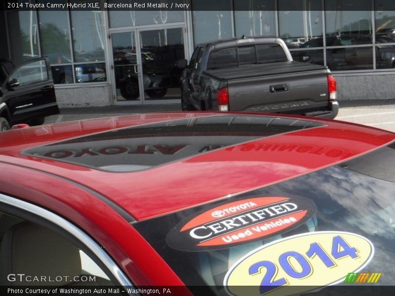 Barcelona Red Metallic / Ivory 2014 Toyota Camry Hybrid XLE
