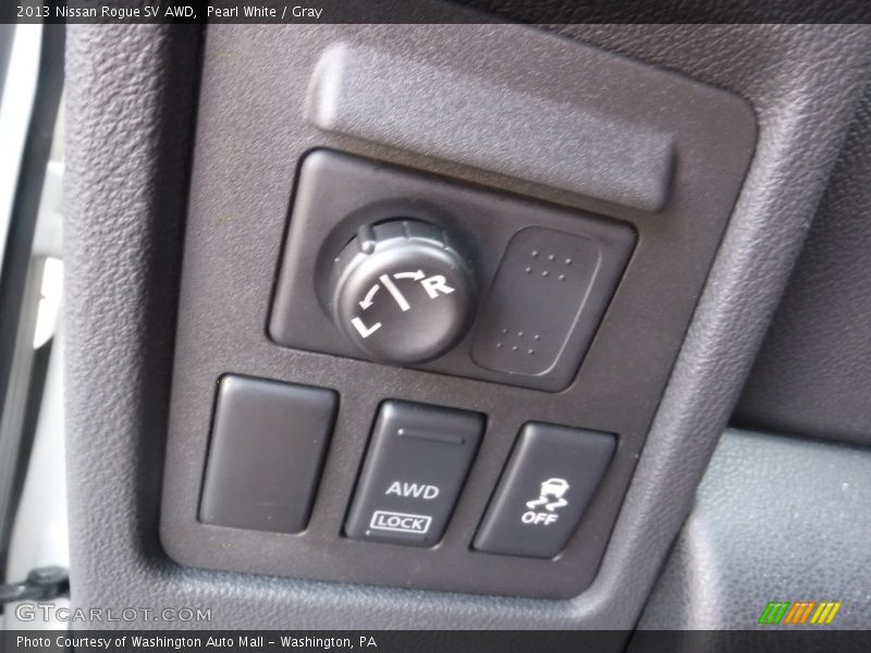 Pearl White / Gray 2013 Nissan Rogue SV AWD