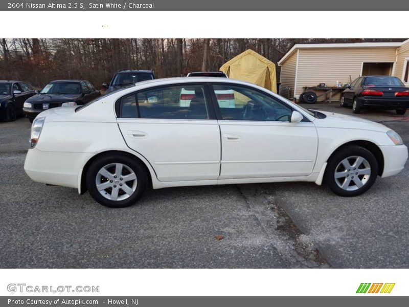 Satin White / Charcoal 2004 Nissan Altima 2.5 S