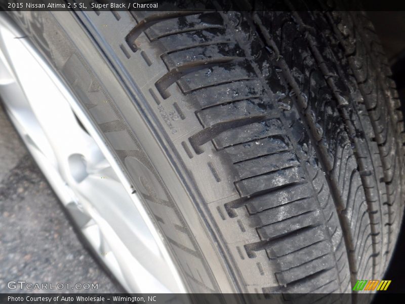 Super Black / Charcoal 2015 Nissan Altima 2.5 SL
