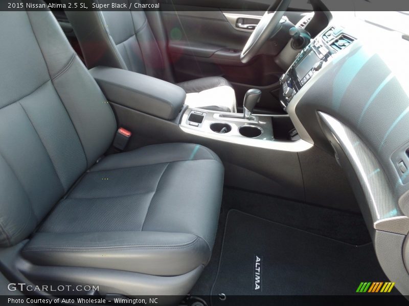 Super Black / Charcoal 2015 Nissan Altima 2.5 SL