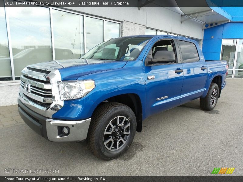 Blazing Blue Pearl / Graphite 2016 Toyota Tundra SR5 CrewMax 4x4