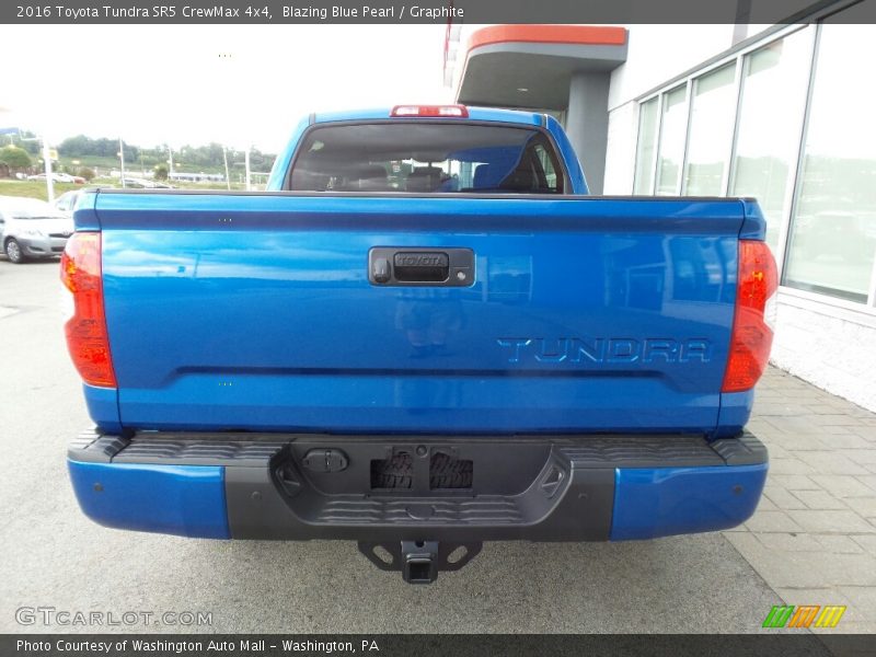 Blazing Blue Pearl / Graphite 2016 Toyota Tundra SR5 CrewMax 4x4