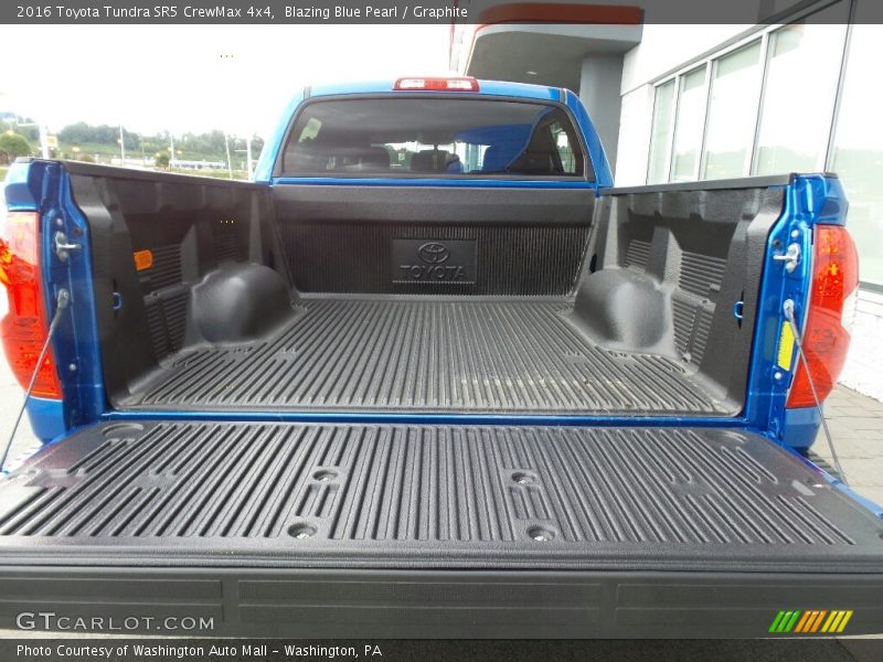 Blazing Blue Pearl / Graphite 2016 Toyota Tundra SR5 CrewMax 4x4