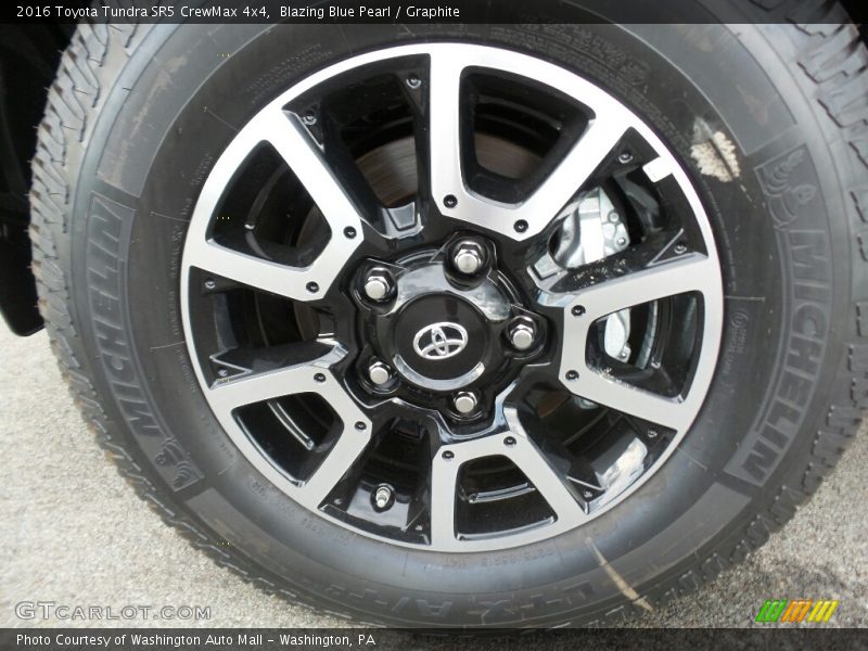 Blazing Blue Pearl / Graphite 2016 Toyota Tundra SR5 CrewMax 4x4