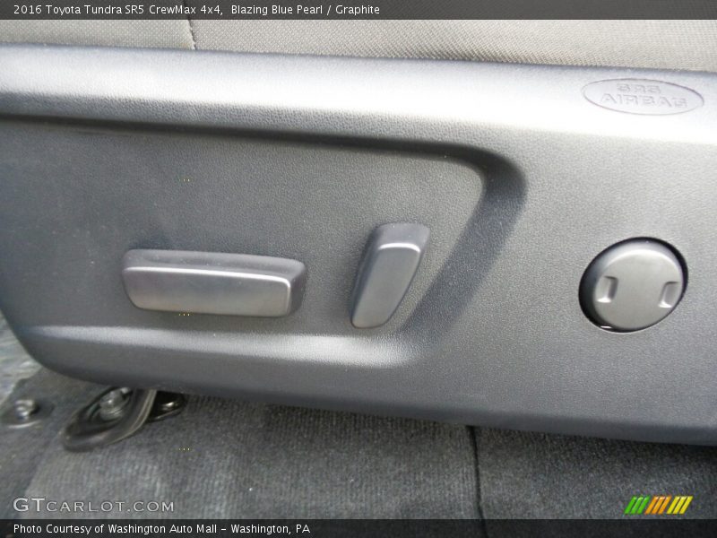Blazing Blue Pearl / Graphite 2016 Toyota Tundra SR5 CrewMax 4x4