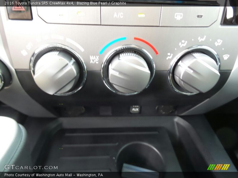 Blazing Blue Pearl / Graphite 2016 Toyota Tundra SR5 CrewMax 4x4