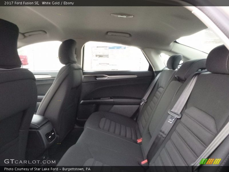 White Gold / Ebony 2017 Ford Fusion SE