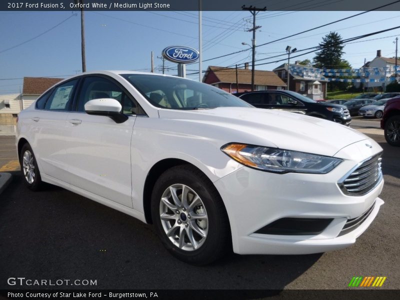 Oxford White / Medium Light Stone 2017 Ford Fusion S