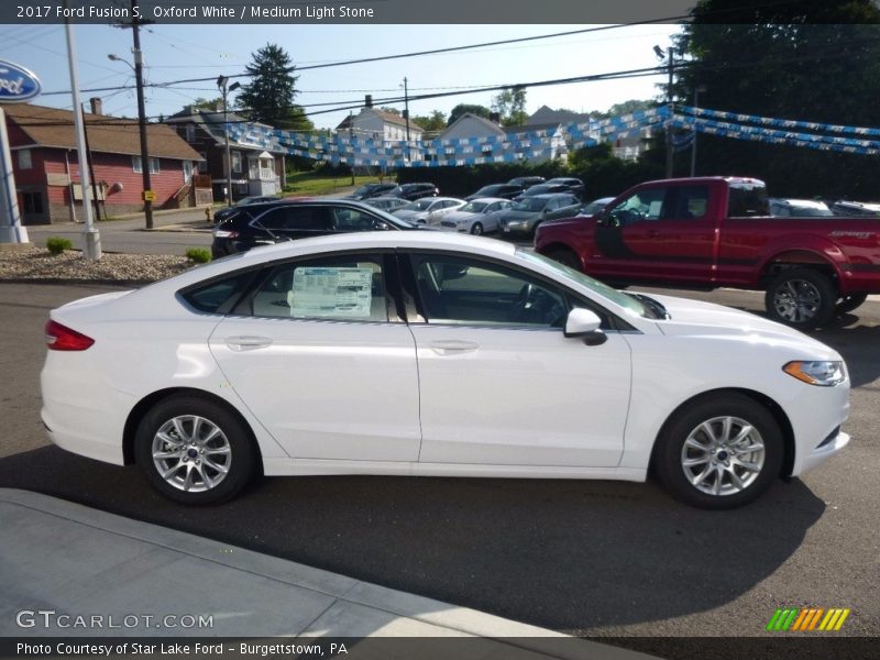 Oxford White / Medium Light Stone 2017 Ford Fusion S