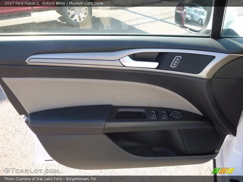 Oxford White / Medium Light Stone 2017 Ford Fusion S