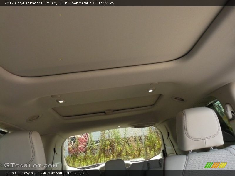 Billet Silver Metallic / Black/Alloy 2017 Chrysler Pacifica Limited