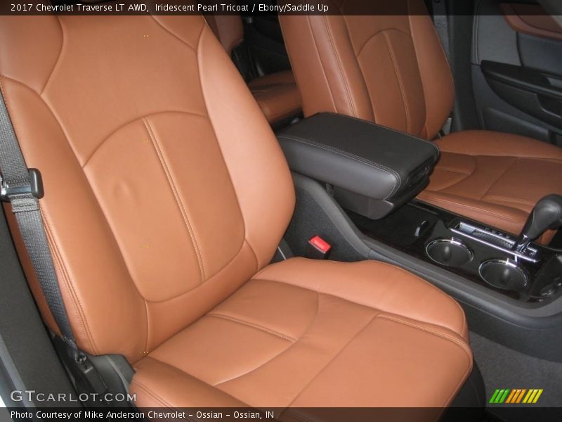 Iridescent Pearl Tricoat / Ebony/Saddle Up 2017 Chevrolet Traverse LT AWD