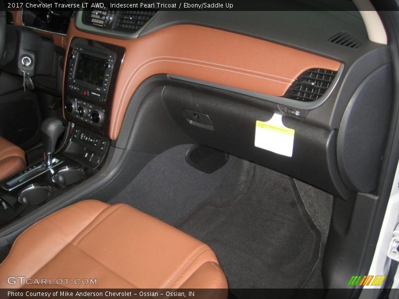 Iridescent Pearl Tricoat / Ebony/Saddle Up 2017 Chevrolet Traverse LT AWD