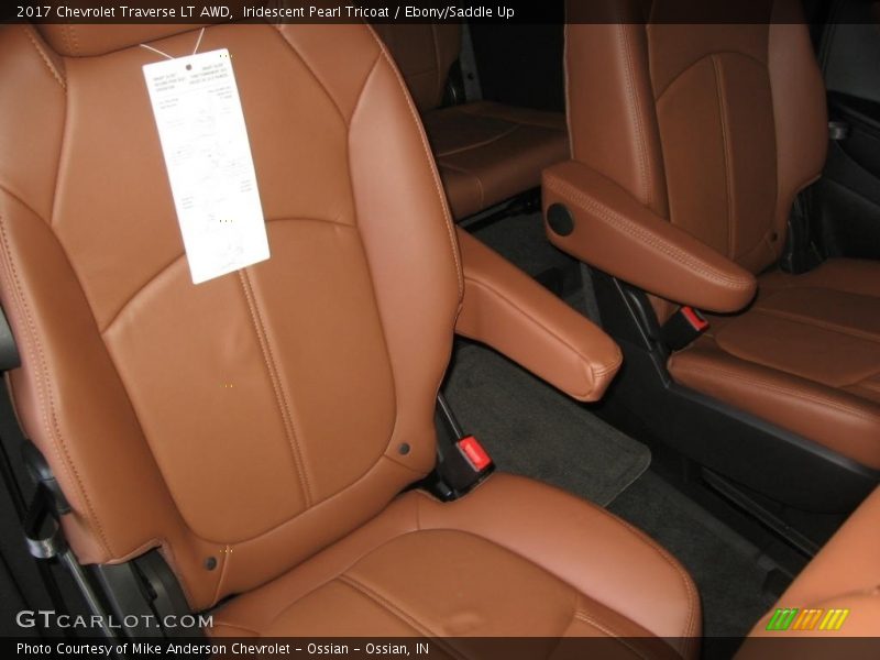 Iridescent Pearl Tricoat / Ebony/Saddle Up 2017 Chevrolet Traverse LT AWD
