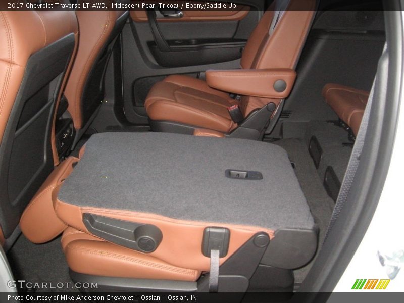 Iridescent Pearl Tricoat / Ebony/Saddle Up 2017 Chevrolet Traverse LT AWD