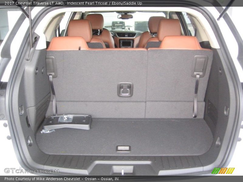  2017 Traverse LT AWD Trunk