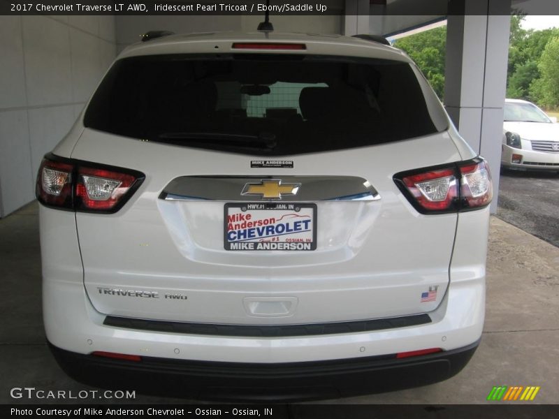 Iridescent Pearl Tricoat / Ebony/Saddle Up 2017 Chevrolet Traverse LT AWD