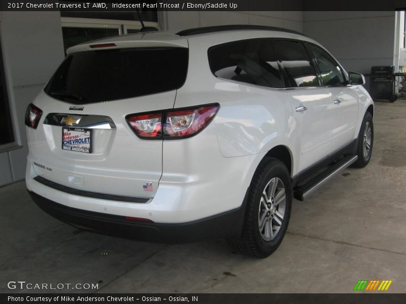 Iridescent Pearl Tricoat / Ebony/Saddle Up 2017 Chevrolet Traverse LT AWD