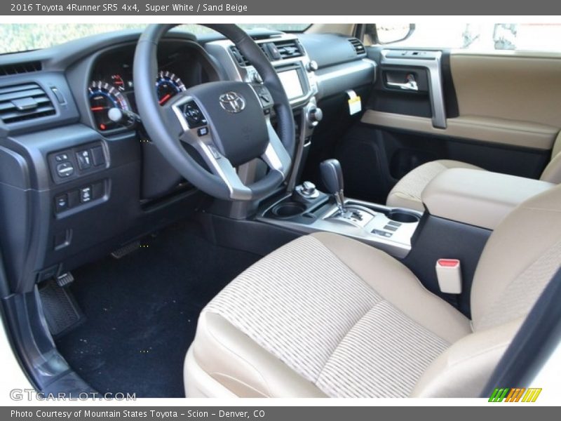 Super White / Sand Beige 2016 Toyota 4Runner SR5 4x4