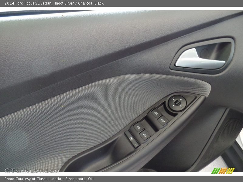 Ingot Silver / Charcoal Black 2014 Ford Focus SE Sedan