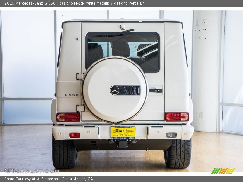 designo Mystic White Metallic / designo Porcelain 2016 Mercedes-Benz G 550