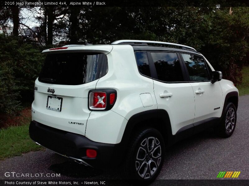 Alpine White / Black 2016 Jeep Renegade Limited 4x4