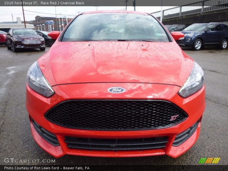 Race Red / Charcoal Black 2016 Ford Focus ST