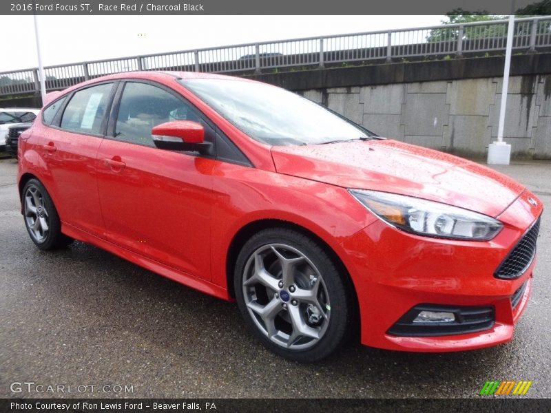 Race Red / Charcoal Black 2016 Ford Focus ST