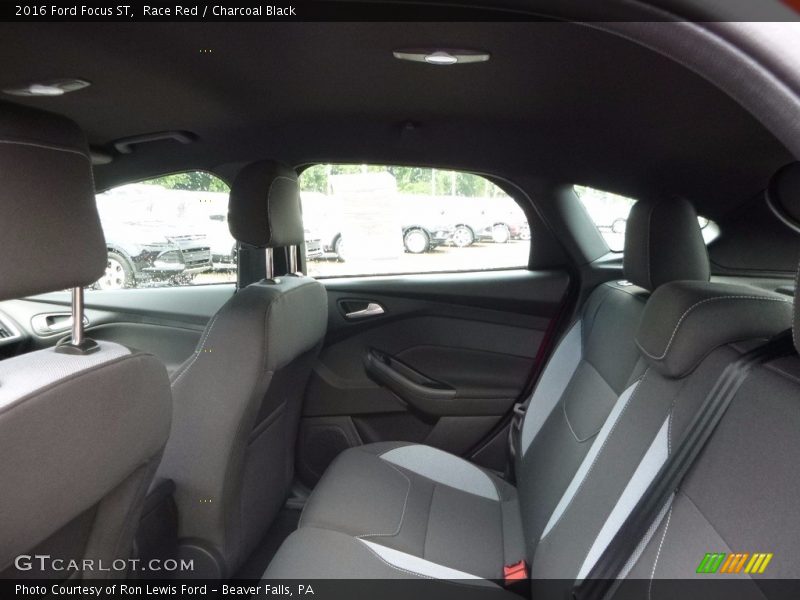 Race Red / Charcoal Black 2016 Ford Focus ST