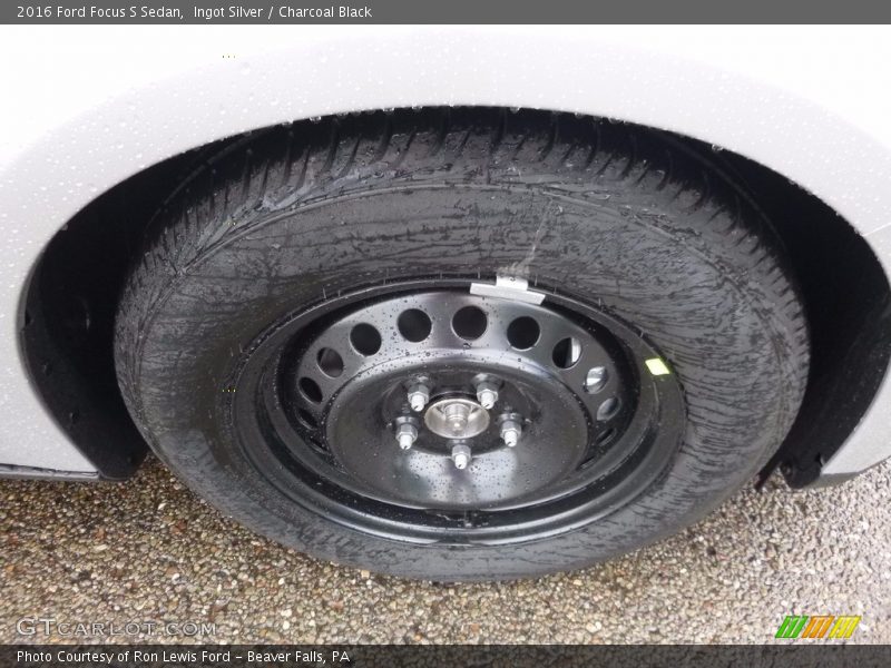 Ingot Silver / Charcoal Black 2016 Ford Focus S Sedan