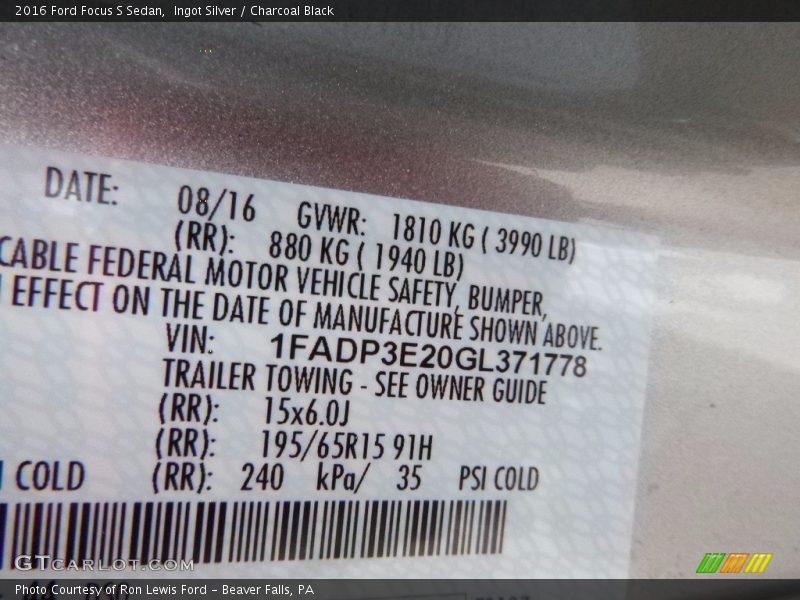 Ingot Silver / Charcoal Black 2016 Ford Focus S Sedan