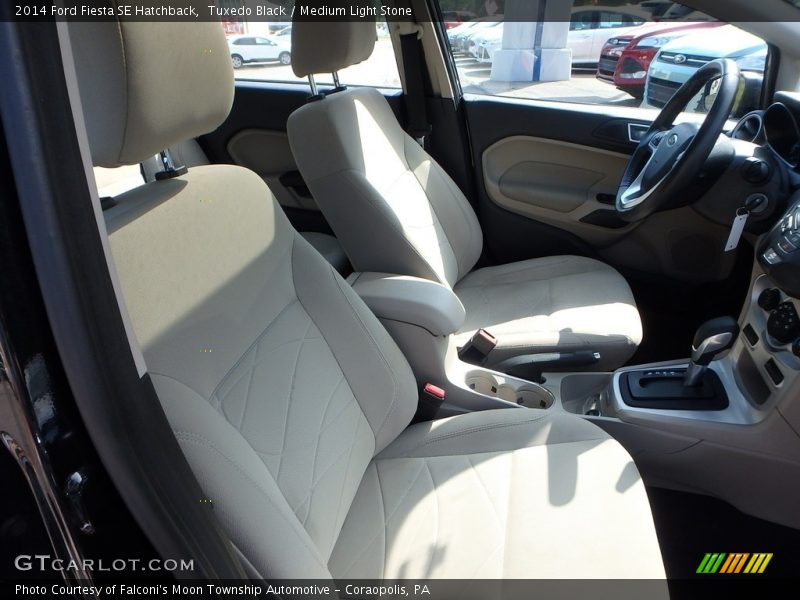 Tuxedo Black / Medium Light Stone 2014 Ford Fiesta SE Hatchback