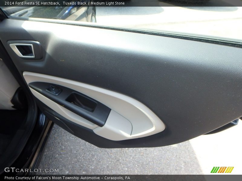 Tuxedo Black / Medium Light Stone 2014 Ford Fiesta SE Hatchback