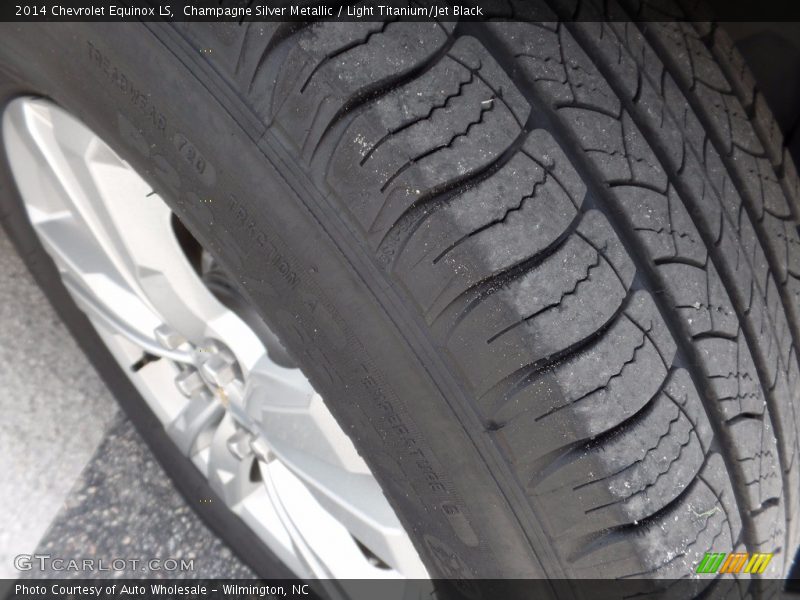 Champagne Silver Metallic / Light Titanium/Jet Black 2014 Chevrolet Equinox LS
