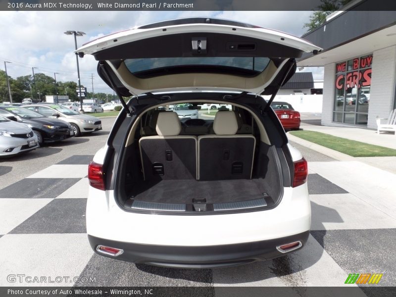 White Diamond Pearl / Parchment 2016 Acura MDX Technology