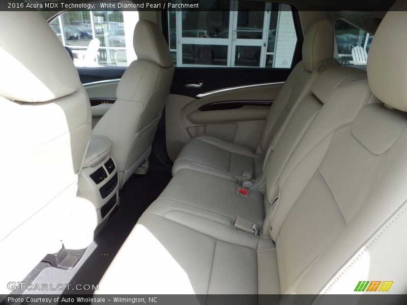 White Diamond Pearl / Parchment 2016 Acura MDX Technology