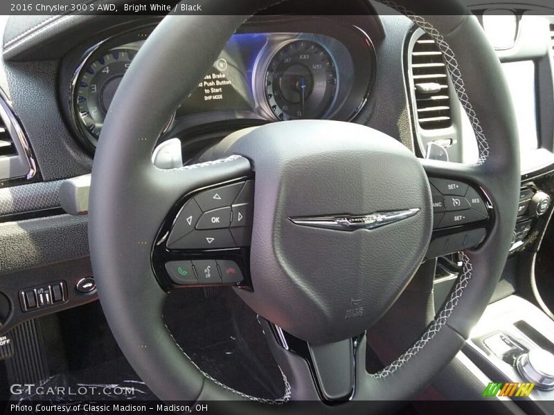 Bright White / Black 2016 Chrysler 300 S AWD