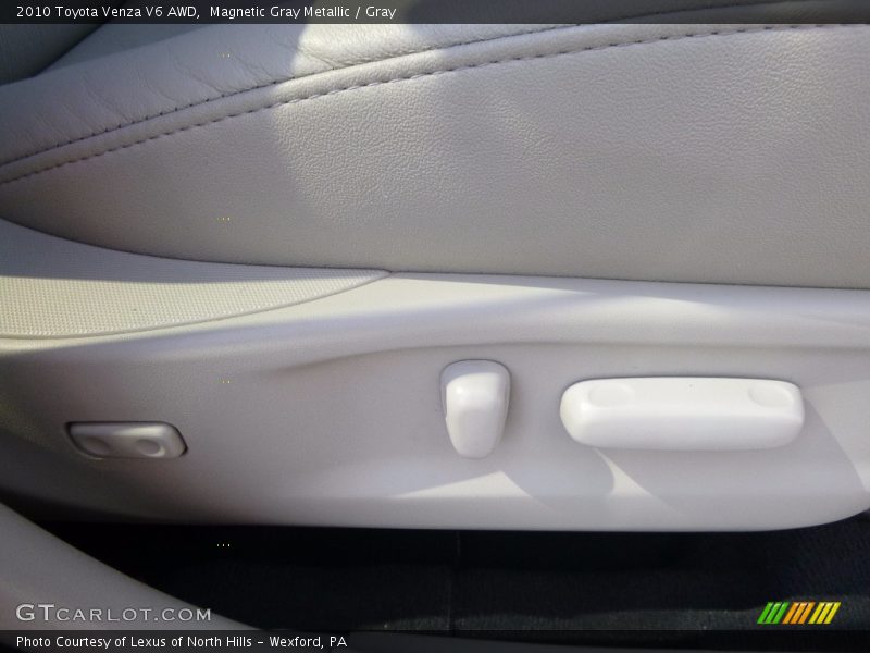 Magnetic Gray Metallic / Gray 2010 Toyota Venza V6 AWD