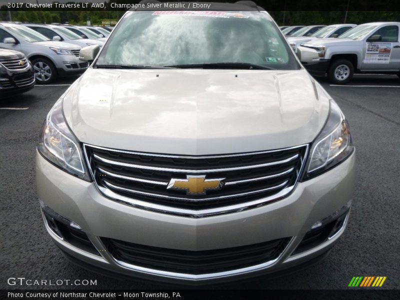 Champagne Silver Metallic / Ebony 2017 Chevrolet Traverse LT AWD