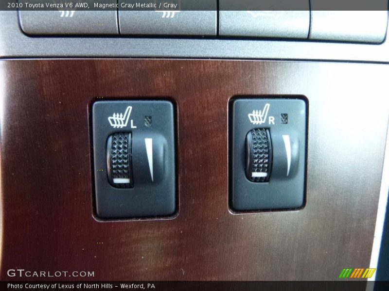 Magnetic Gray Metallic / Gray 2010 Toyota Venza V6 AWD