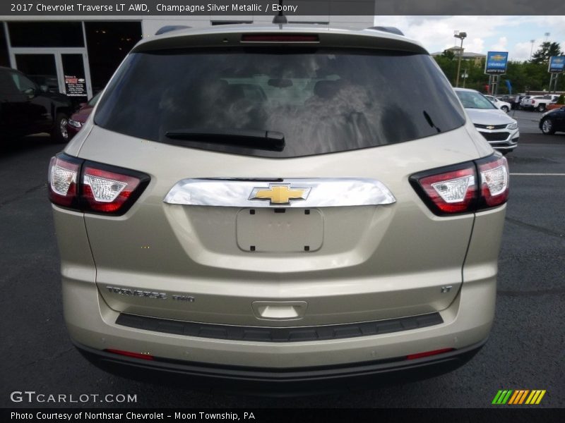 Champagne Silver Metallic / Ebony 2017 Chevrolet Traverse LT AWD